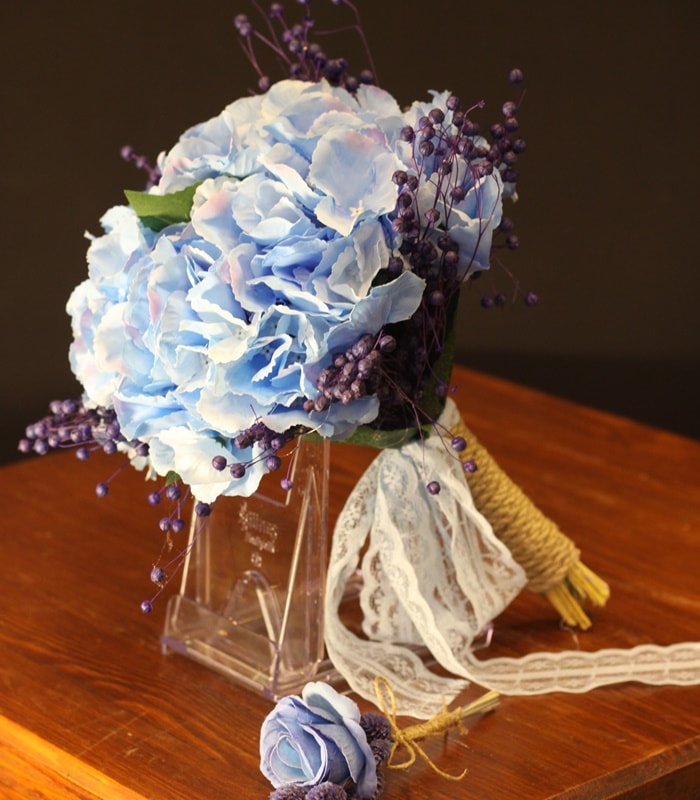 Mavi Ortanca Gelin Çiçeği Buketi
